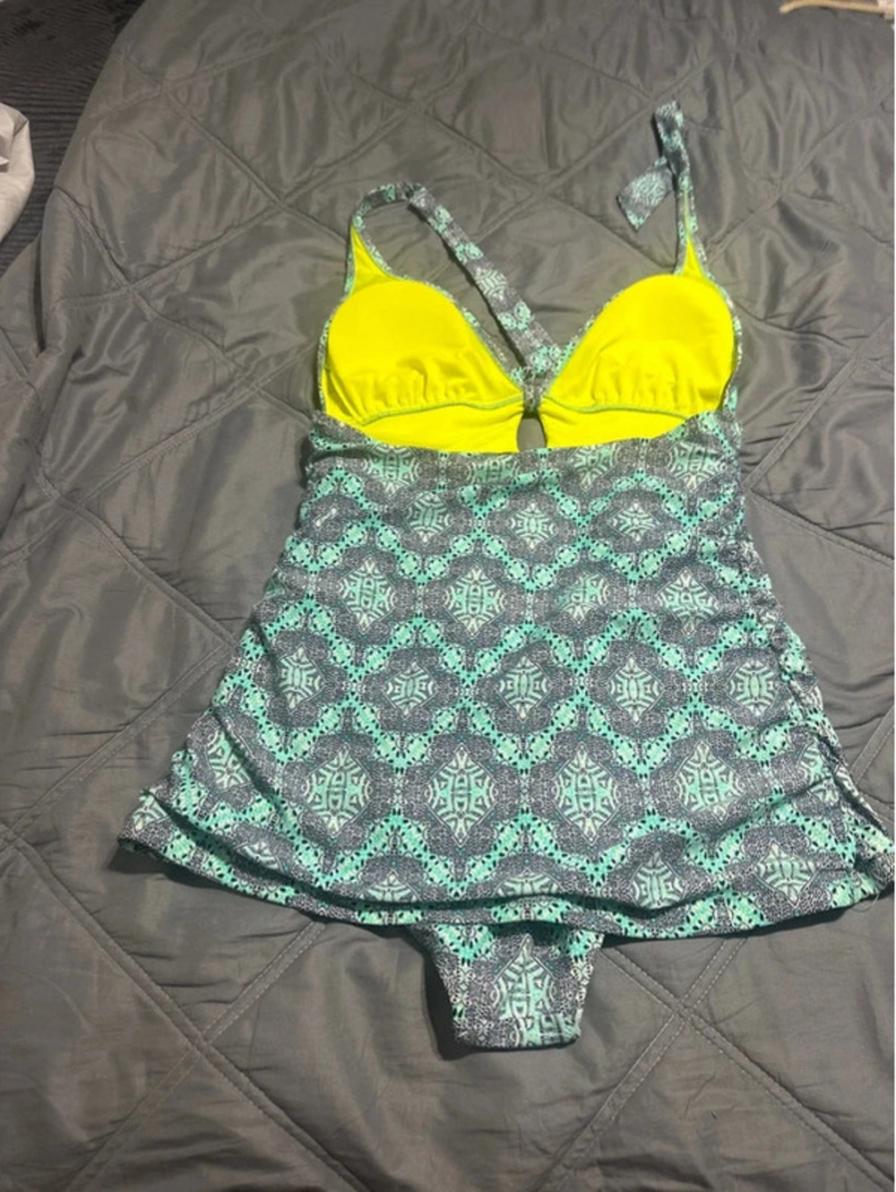 Swimsuit - Picture 5 of 6